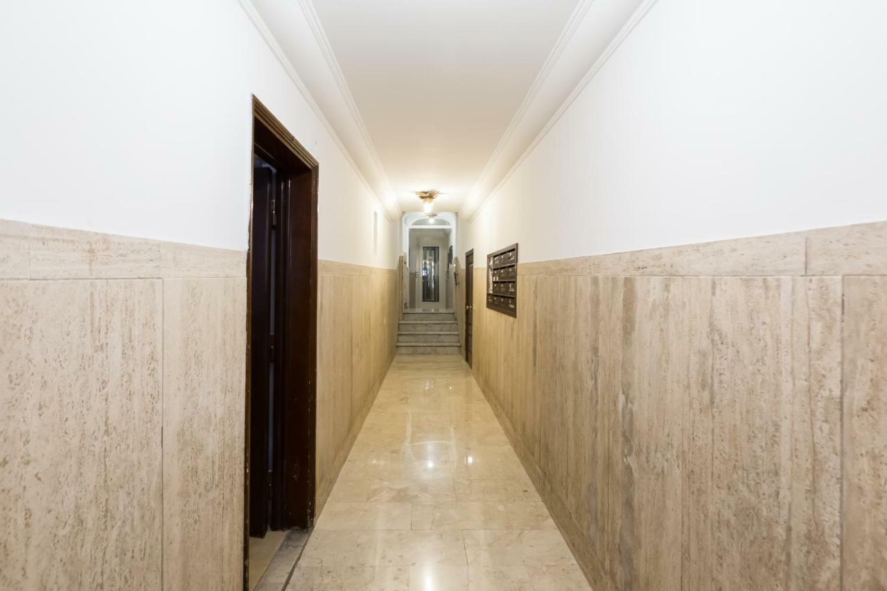 Trevi Area Penthouse Apartment Rom